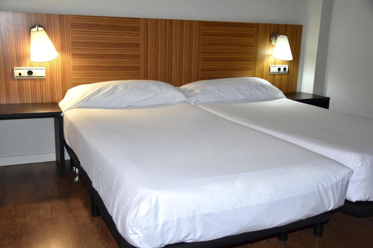 Hotel Y Apartamentos Snoe 이사바 외부 사진
