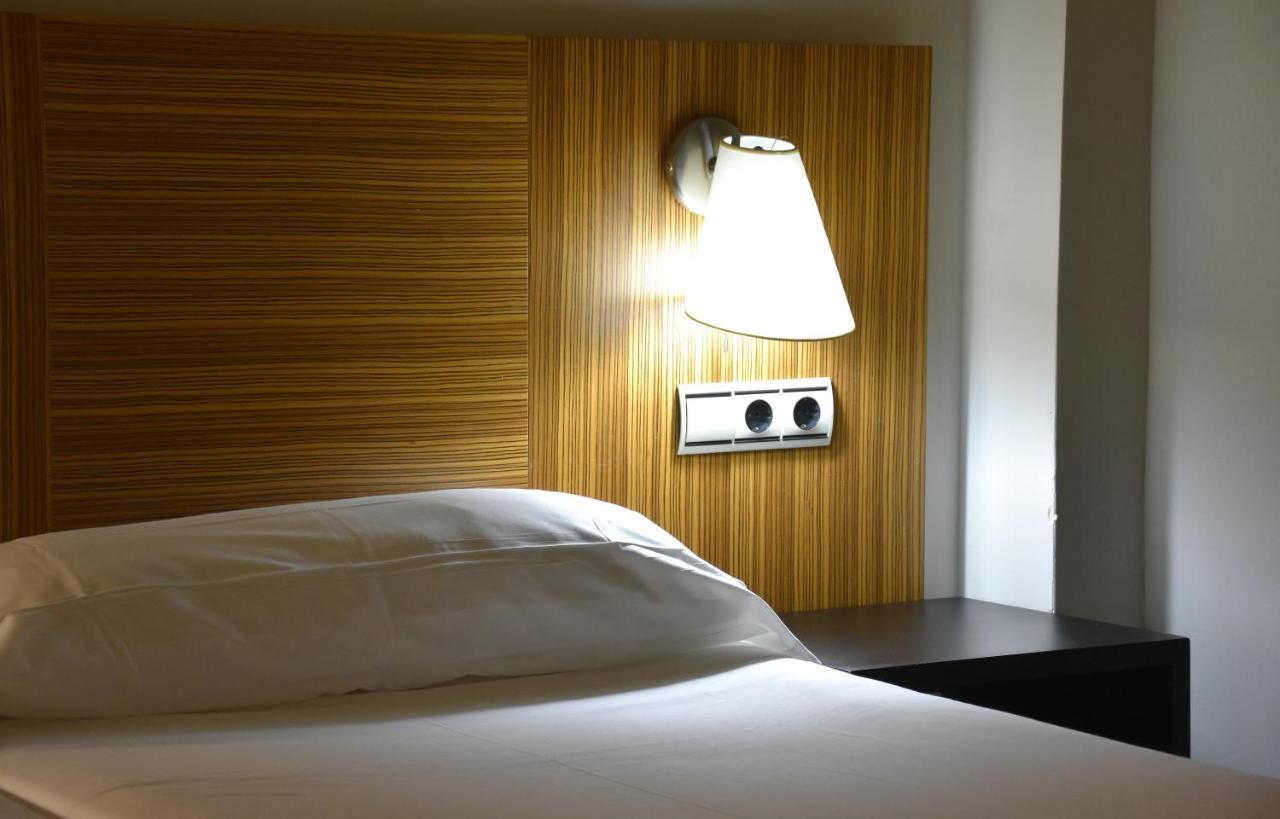 Hotel Y Apartamentos Snoe 이사바 외부 사진