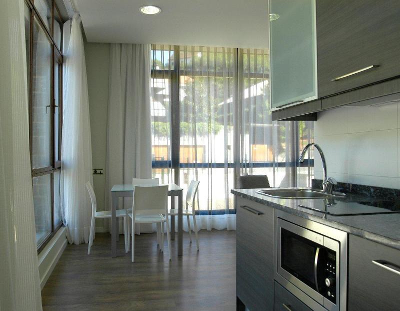 Hotel Y Apartamentos Snoe 이사바 외부 사진