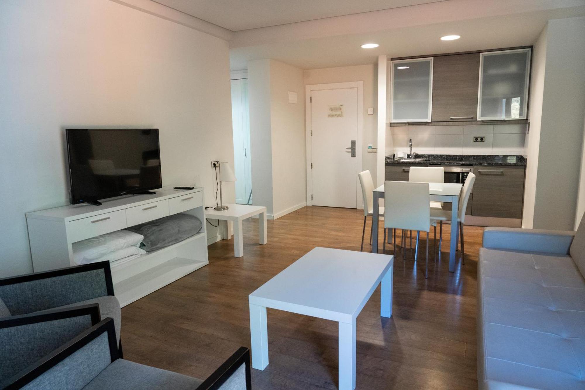 Hotel Y Apartamentos Snoe 이사바 외부 사진