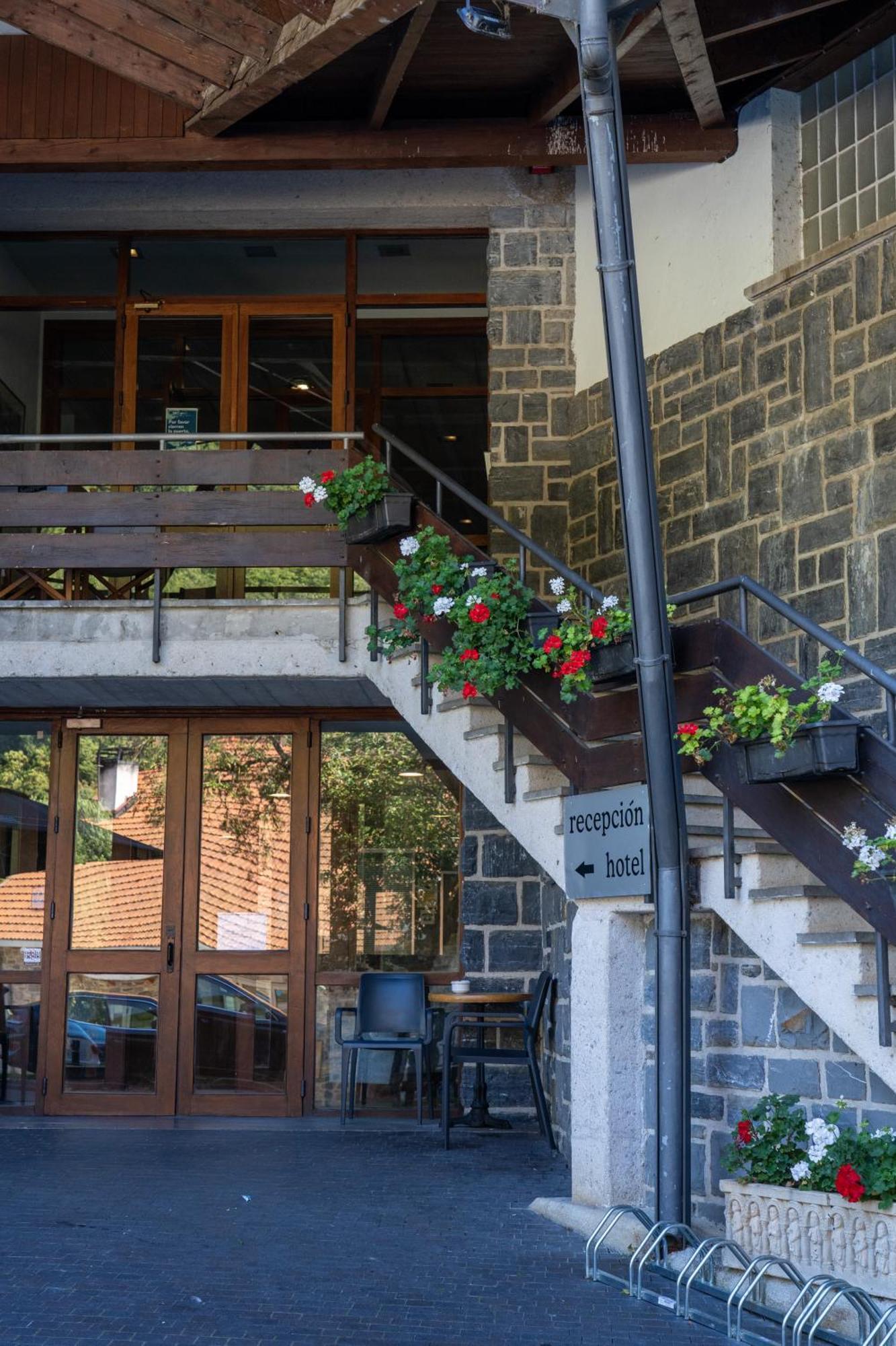 Hotel Y Apartamentos Snoe 이사바 외부 사진