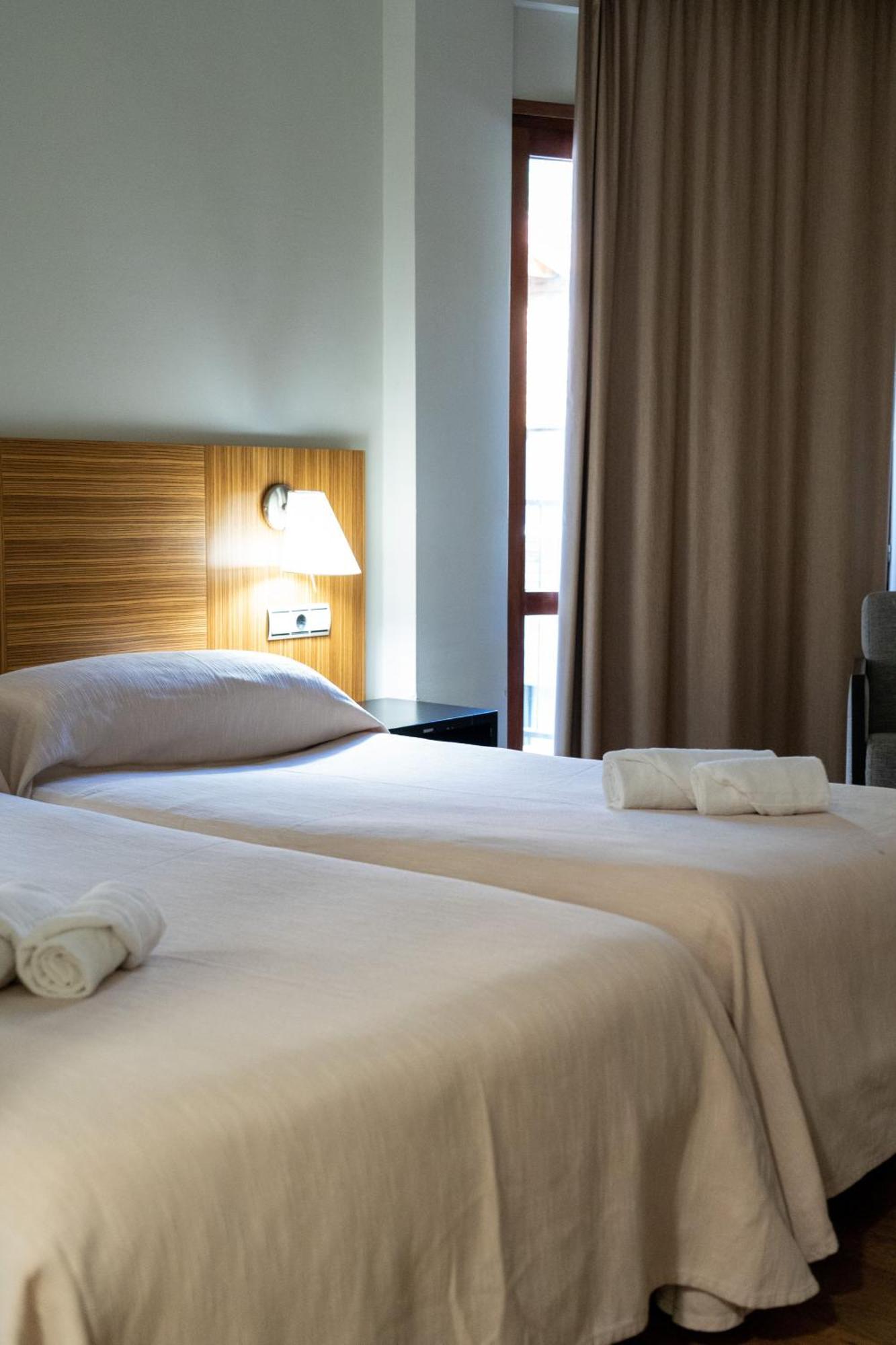 Hotel Y Apartamentos Snoe 이사바 외부 사진